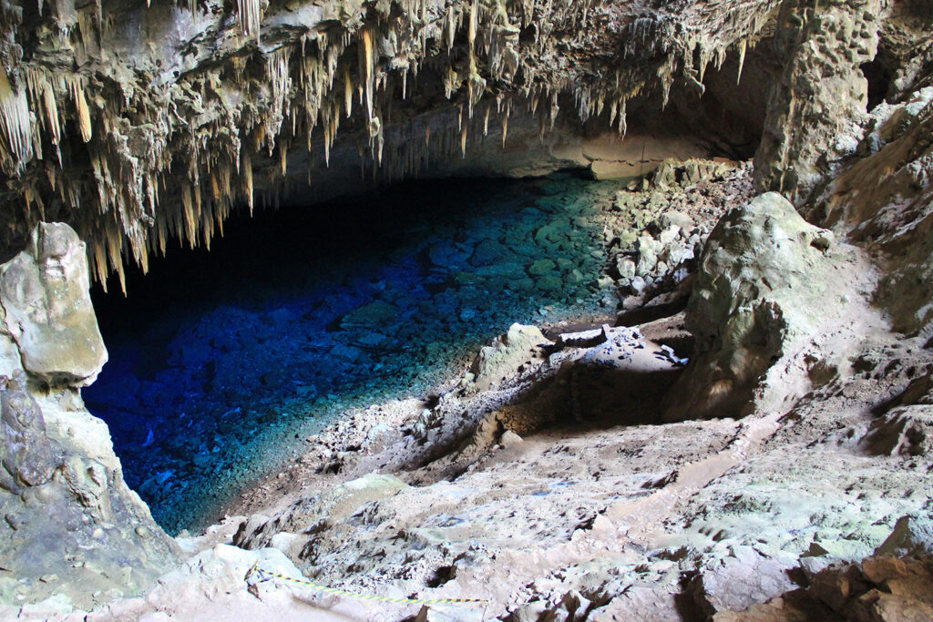 gruta-do-lago-azul-bonito