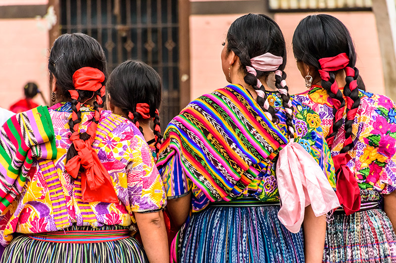 Guatemala-women-in-traditional-clothing-colorful-textiles Guatemala-women-in-traditional-clothing-colorful-textiles