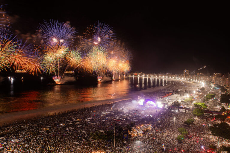 best-brazilian-holidays-rio-de-janeiro-018dbab0-bfb5-40f3-8567-da1183bacac1-scaled