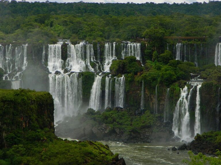 iguazu-iguacu-falls-brazil-cataratas_do_iguacu_1