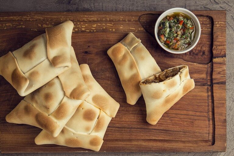 what-food-is-chile-known-for-empanadas-chilean-food-e1728905336329